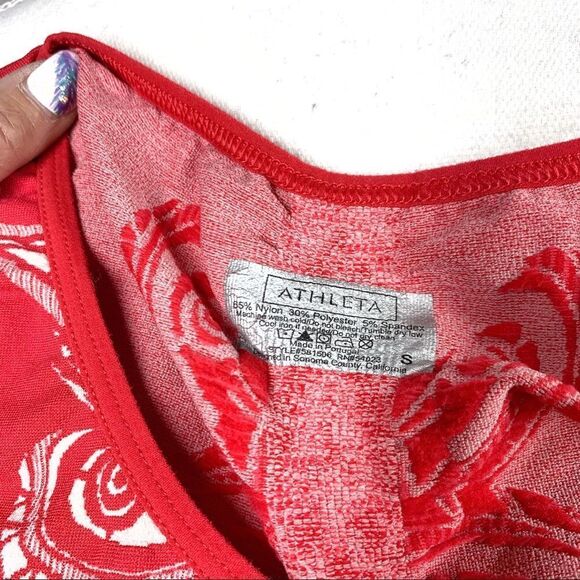 10/$25🦋 Athleta Red Workout Tank - Size Small - Picture 7 of 8